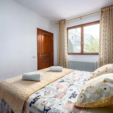 Apartment Royal House With