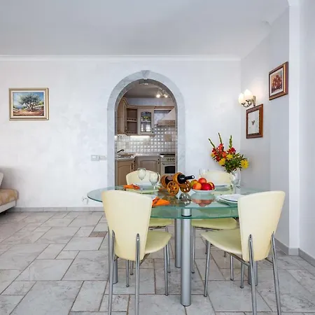 Apartment Royal House With