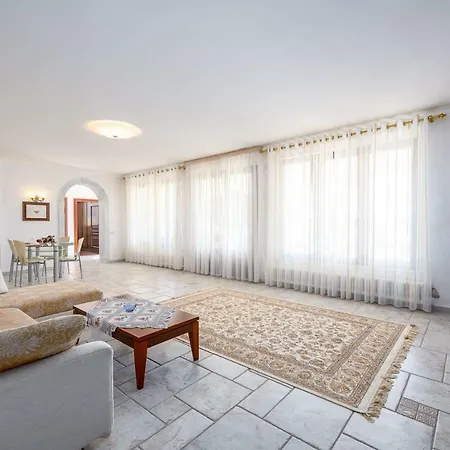 Royal House With Apartment Umag