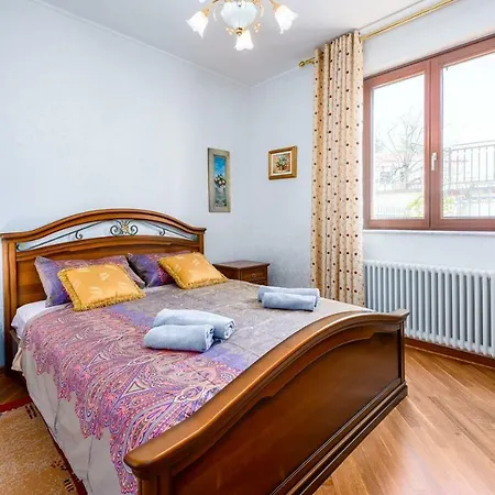Apartment Royal House With Umag
