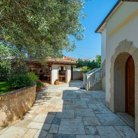 Royal House With Umag